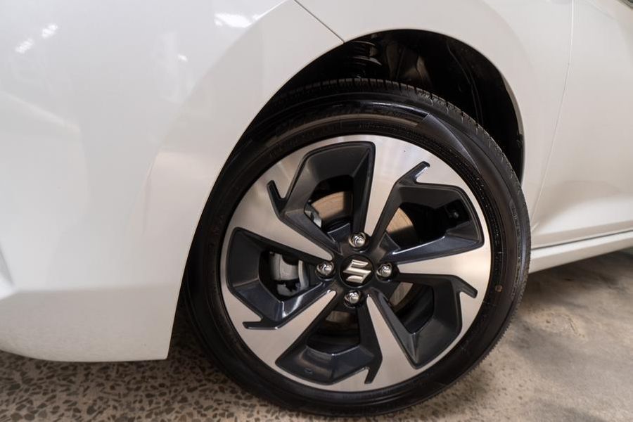 2024 Suzuki Swift GLX Turbo Auto Photo 4