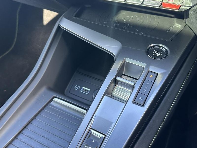 2025 Peugeot 408 GT Premium Hybrid Auto MY25 Photo 17